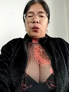 Snapshot of __valentina18 chatting on January 9, 2026, 1:18 pm valentina18 online show from January 9, 2026, 1:18 pm