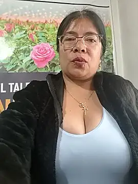 Snapshot of __valentina18 chatting on February 13, 2026, 1:22 pm valentina18 online show from February 13, 2026, 1:22 pm