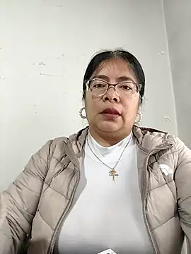 Snapshot of __valentina18 chatting on December 2, 2025, 1:13 pm valentina18 online show from December 2, 2025, 1:13 pm