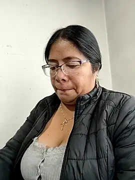 Snapshot of __valentina18 chatting on October 2, 2025, 12:52 pm valentina18 online show from October 2, 2025, 12:52 pm