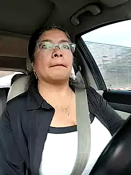 Snapshot of __valentina18 chatting on December 18, 2025, 1:37 pm valentina18 online show from December 18, 2025, 1:37 pm