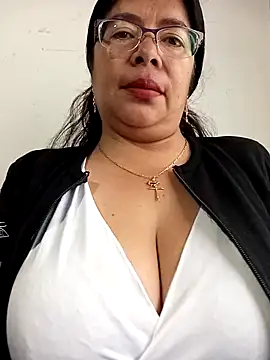 Snapshot of __valentina18 chatting on March 22, 2025, 1:30 pm valentina18 online show from March 22, 2025, 1:30 pm