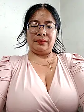 Snapshot of __valentina18 chatting on February 17, 2025, 8:27 pm valentina18 online show from February 17, 2025, 8:27 pm