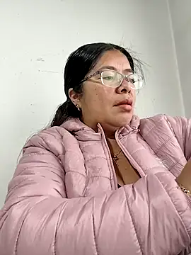Snapshot of __valentina18 chatting on October 3, 2025, 1:12 pm valentina18 online show from October 3, 2025, 1:12 pm