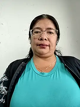 Snapshot of __valentina18 chatting on January 8, 2026, 1:28 pm valentina18 online show from January 8, 2026, 1:28 pm