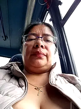 Snapshot of __valentina18 chatting on March 21, 2025, 4:40 pm valentina18 online show from March 21, 2025, 4:40 pm