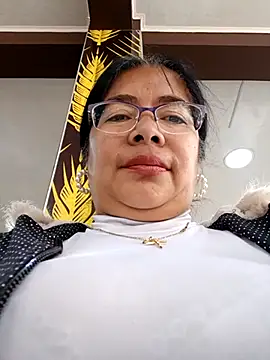 Snapshot of __valentina18 chatting on February 18, 2025, 4:14 pm valentina18 online show from February 18, 2025, 4:14 pm