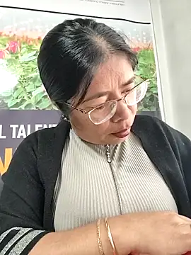 Snapshot of __valentina18 chatting on February 24, 2026, 1:01 pm valentina18 online show from February 24, 2026, 1:01 pm