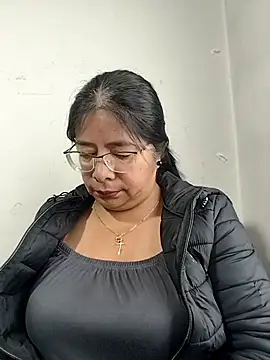 Snapshot of __valentina18 chatting on January 13, 2026, 1:15 pm valentina18 online show from January 13, 2026, 1:15 pm