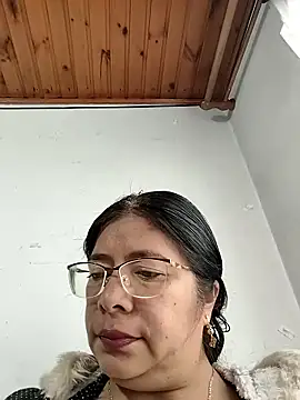 Snapshot of __valentina18 chatting on January 6, 2026, 1:15 pm valentina18 online show from January 6, 2026, 1:15 pm