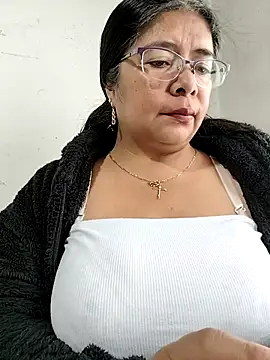 Snapshot of __valentina18 chatting on December 16, 2025, 1:15 pm valentina18 online show from December 16, 2025, 1:15 pm