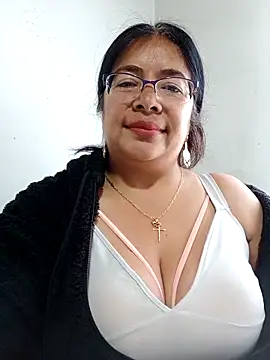 Snapshot of __valentina18 chatting on February 20, 2025, 1:08 pm valentina18 online show from February 20, 2025, 1:08 pm