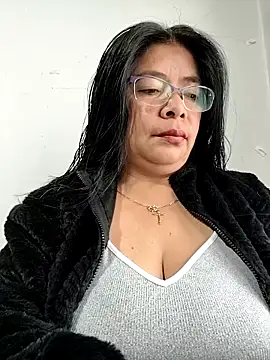 Snapshot of __valentina18 chatting on December 22, 2025, 1:22 pm valentina18 online show from December 22, 2025, 1:22 pm