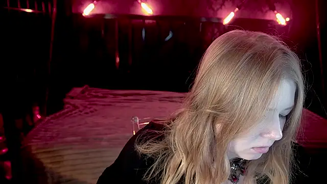 Tinker Belll online show from March 9, 2026, 8:01 pm