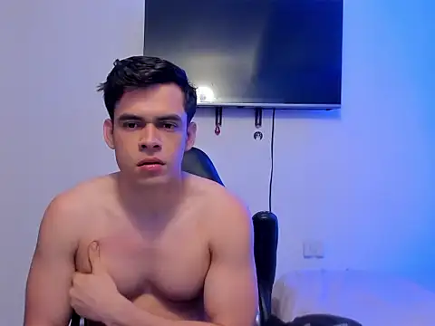 Lucian Gomez  online show from October 1, 2025, 6:12 pm