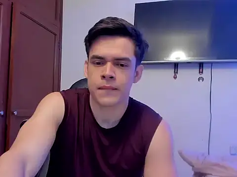 Lucian Gomez  online show from October 4, 2025, 1:56 pm