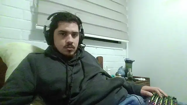 hung weeb online show from April 14, 2026, 1:54 am