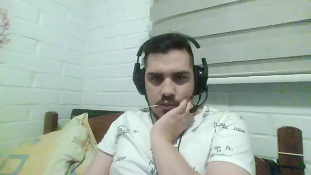 hung weeb online show from October 30, 2025, 1:48 am