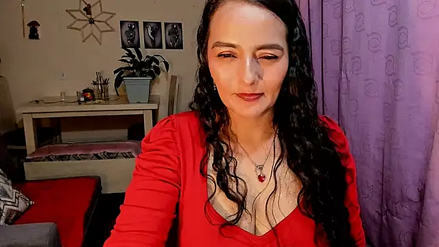 emma luxy online show from April 12, 2026, 11:08 pm