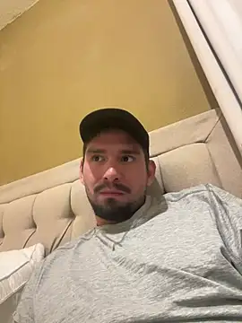 Snapshot of Tomthelong chatting on March 11, 2025, 7:35 am Tomthelong online show from March 11, 2025, 7:35 am