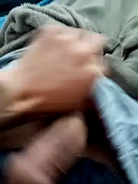 Santosgui14 online show from September 13, 2025, 10:59 am