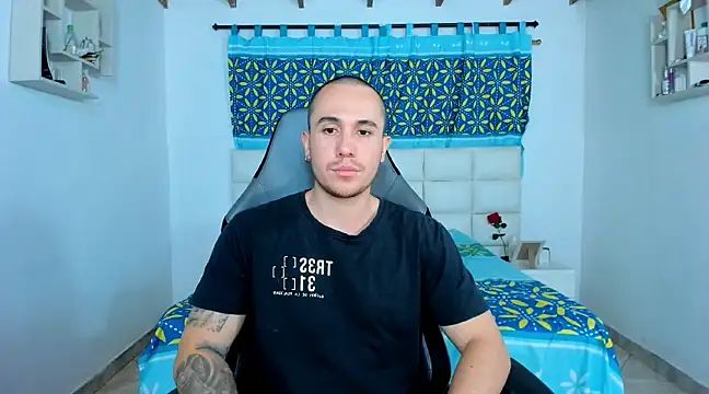 juan  jimenez online show from February 11, 2025, 11:33 pm