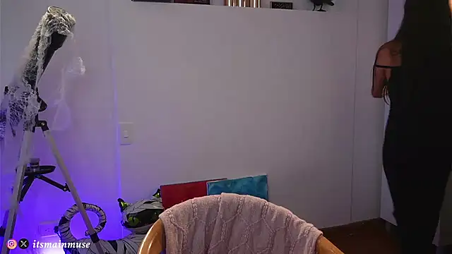 raphttalia  online show from October 20, 2025, 9:04 pm