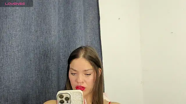 Snapshot of zoe69x chatting on February 18, 2025, 2:49 am zoe69x online show from February 18, 2025, 2:49 am