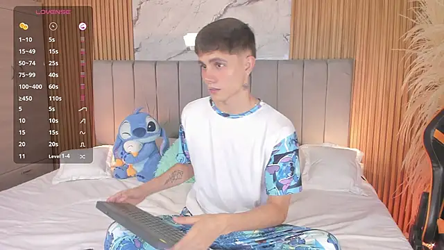 Snapshot of DustinLevine chatting on February 28, 2026, 12:54 am DustinLevine online show from February 28, 2026, 12:54 am