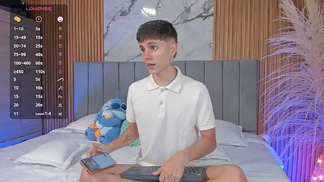 Snapshot of DustinLevine chatting on February 11, 2026, 12:05 pm DustinLevine online show from February 11, 2026, 12:05 pm