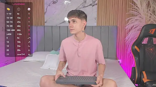 Snapshot of DustinLevine chatting on February 19, 2026, 12:24 pm DustinLevine online show from February 19, 2026, 12:24 pm