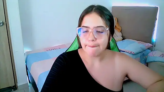  alicia z online show from February 15, 2025, 8:45 pm