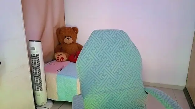  alicia z online show from April 14, 2026, 7:19 pm