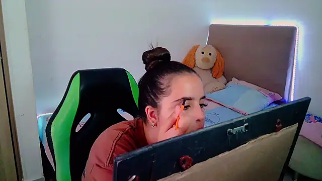  alicia z online show from February 4, 2025, 6:06 pm