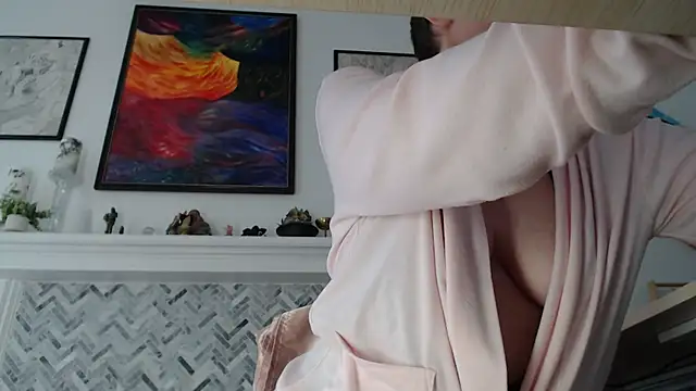 AuroraWillows online show from April 11, 2026, 4:10 pm