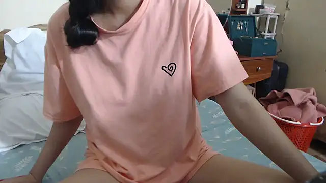 Snapshot of Beauty_Asian_Tina chatting on October 28, 2025, 2:01 am Beauty Asian Tina online show from October 28, 2025, 2:01 am