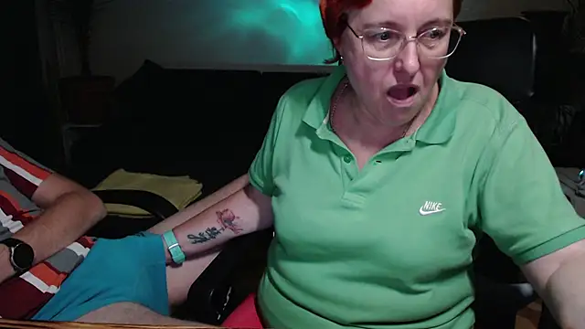 Snapshot of JoannaAndNeighbour chatting on November 7, 2025, 8:35 pm JoannaAndNeighbour online show from November 7, 2025, 8:35 pm