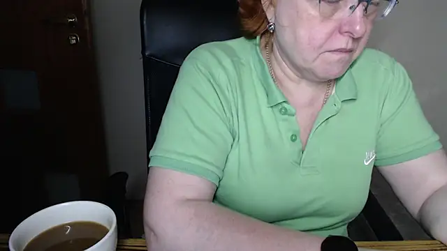 Snapshot of JoannaAndNeighbour chatting on February 27, 2025, 9:18 am JoannaAndNeighbour online show from February 27, 2025, 9:18 am