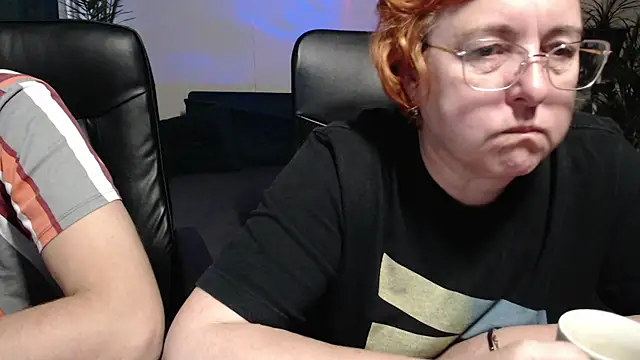 Snapshot of JoannaAndNeighbour chatting on October 8, 2025, 8:38 am JoannaAndNeighbour online show from October 8, 2025, 8:38 am