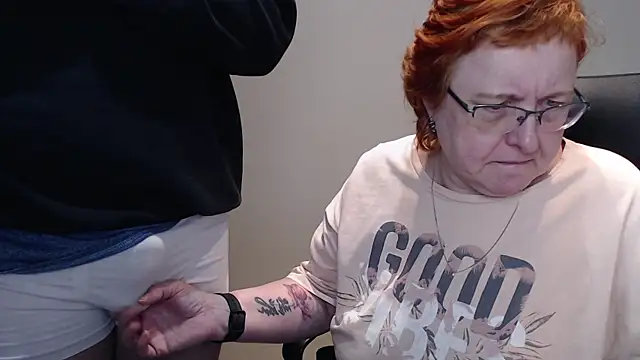 Snapshot of JoannaAndNeighbour chatting on March 2, 2025, 7:30 pm JoannaAndNeighbour online show from March 2, 2025, 7:30 pm