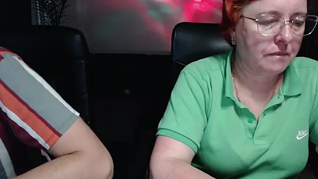 Snapshot of JoannaAndNeighbour chatting on November 8, 2025, 8:40 am JoannaAndNeighbour online show from November 8, 2025, 8:40 am