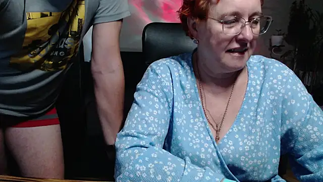 Snapshot of JoannaAndNeighbour chatting on November 15, 2025, 9:13 am JoannaAndNeighbour online show from November 15, 2025, 9:13 am