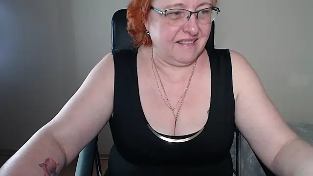 Snapshot of JoannaAndNeighbour chatting on March 7, 2025, 10:35 am JoannaAndNeighbour online show from March 7, 2025, 10:35 am