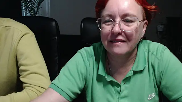 Snapshot of JoannaAndNeighbour chatting on November 7, 2025, 8:30 am JoannaAndNeighbour online show from November 7, 2025, 8:30 am