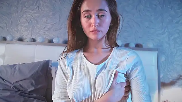 Snapshot of millllina chatting on October 9, 2025, 3:45 pm millllina online show from October 9, 2025, 3:45 pm