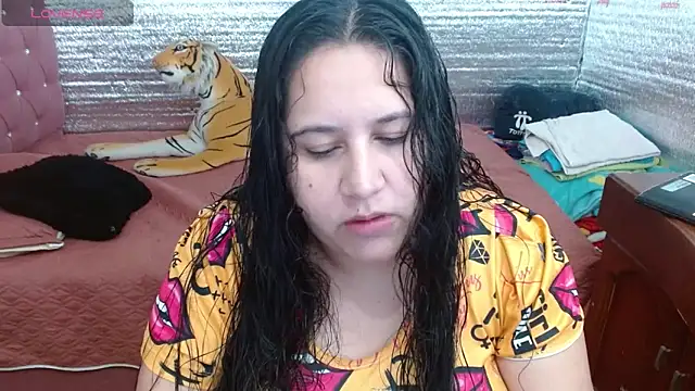 EMILY-NESSA online show from September 22, 2025, 2:45 pm