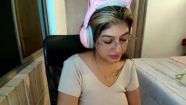 sara2520 online show from August 9, 2026, 12:51 am