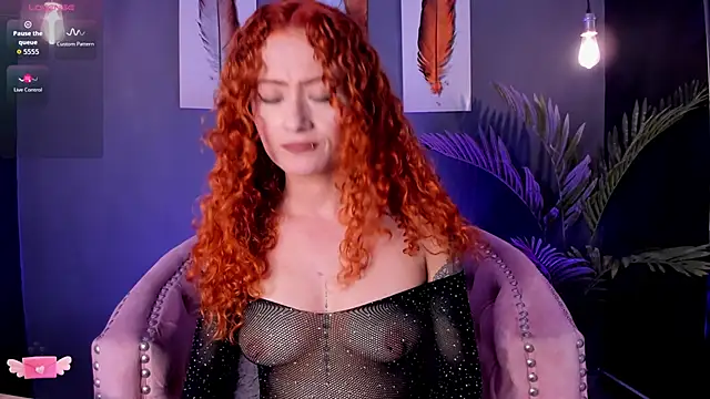 Snapshot of amy_e chatting on October 7, 2025, 7:04 pm amy e online show from October 7, 2025, 7:04 pm