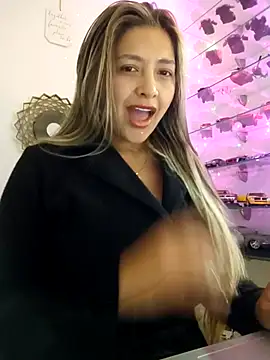 alana 69 online show from February 11, 2026, 11:15 pm