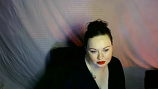 Victoria Marks online show from April 16, 2026, 12:33 am